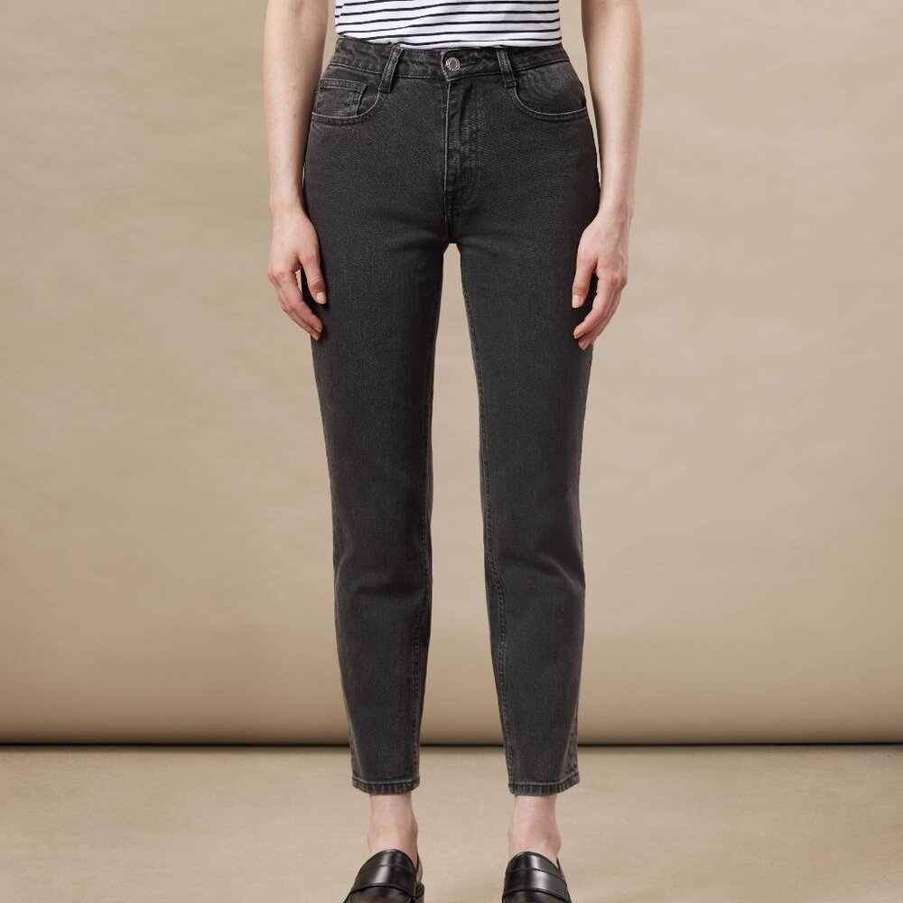 Frank And Oak The Stevie Tapered Jean in Washed Black Size 2828
